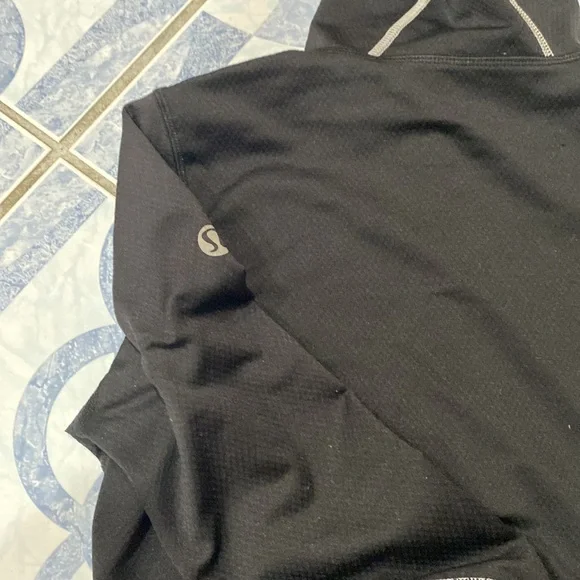 Lululemon athletic - Picture 3 of 3